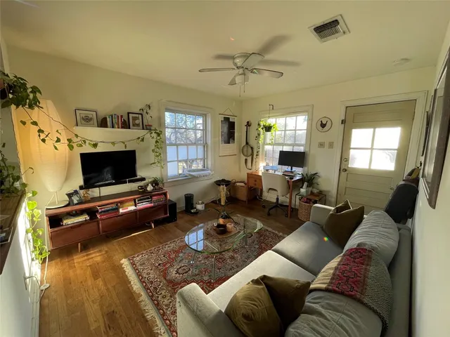 $1,395 | 803 West Gibson Street, Austin, TX 78704