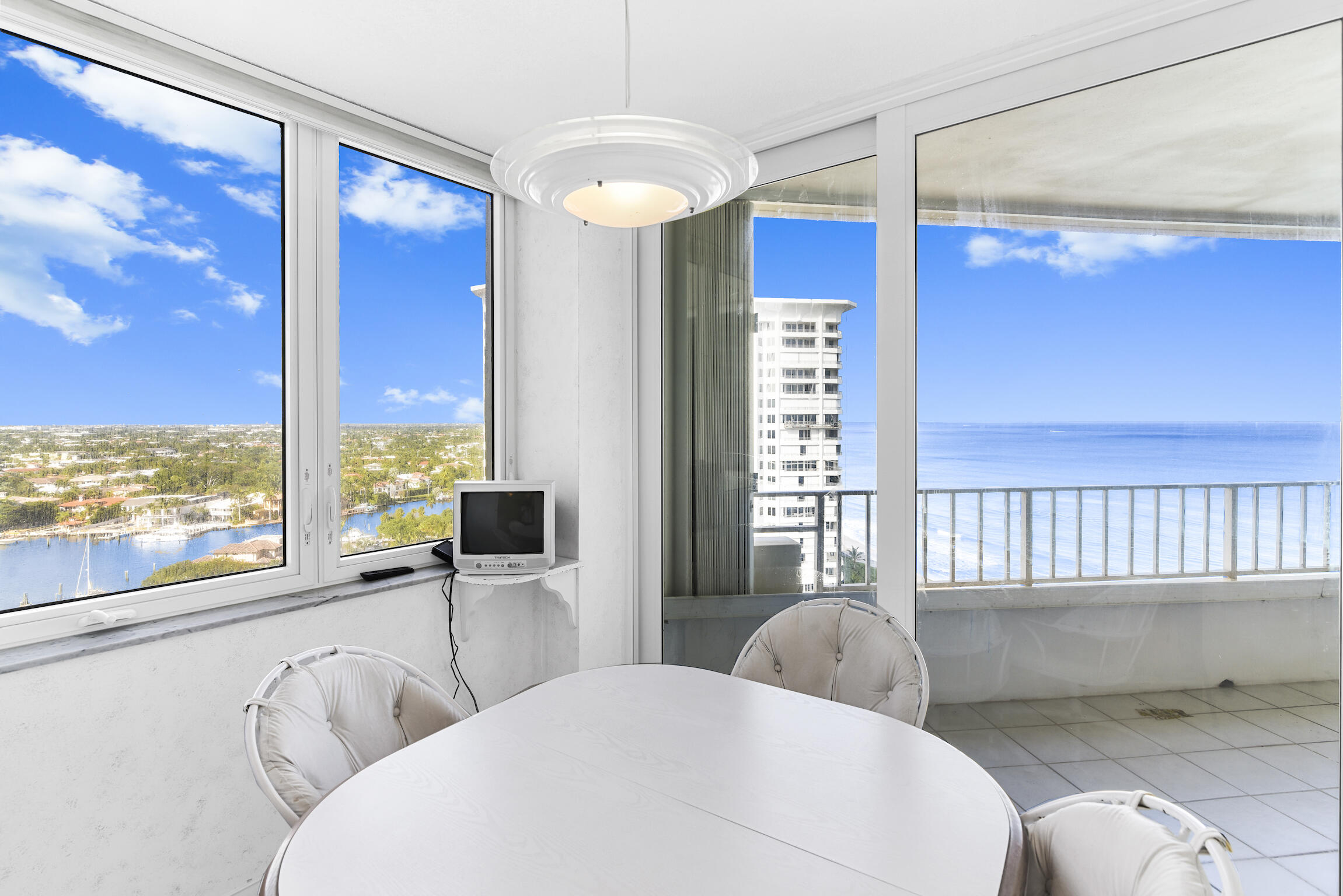550 South Ocean Boulevard, Unit 1701 Boca Raton, FL 33432 - Photo 14 of 37 Kitchen View