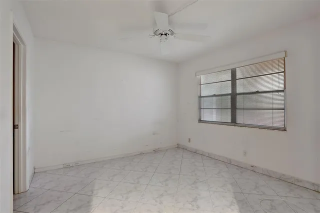 a view of a tennis court