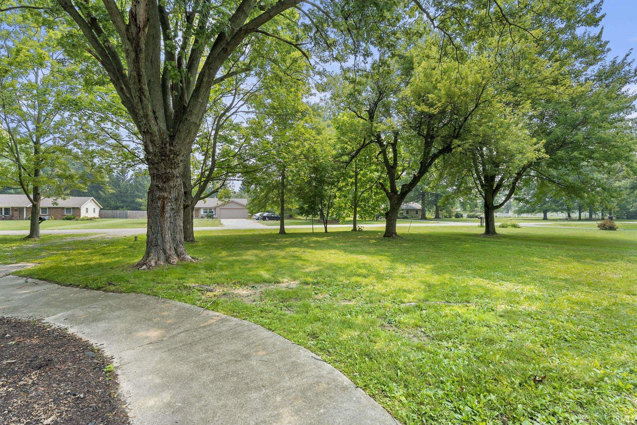 4825 Wheatridge Road Fort Wayne, IN 46835 - Photo 2 of 36