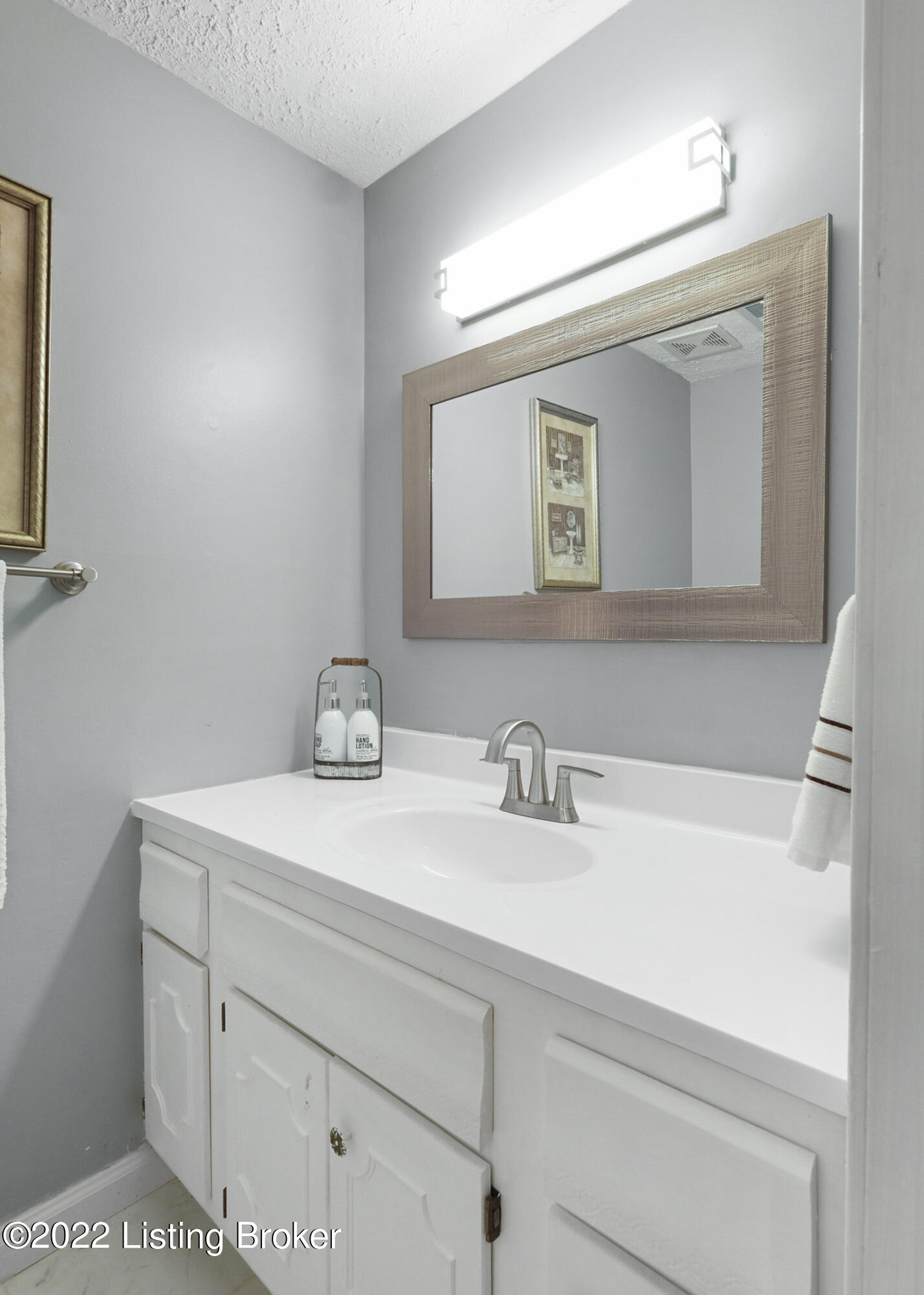 2708 Stephan Road Louisville, KY 40214 - Photo 15 of 32 2808 Stephan Rd-1020