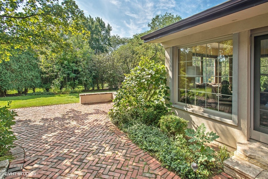 1240 Sunset Road Winnetka, IL 60093 - Photo 4 of 15