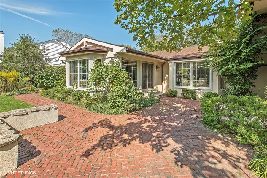 1240 Sunset Road Winnetka, IL 60093 - Photo 5 of 15
