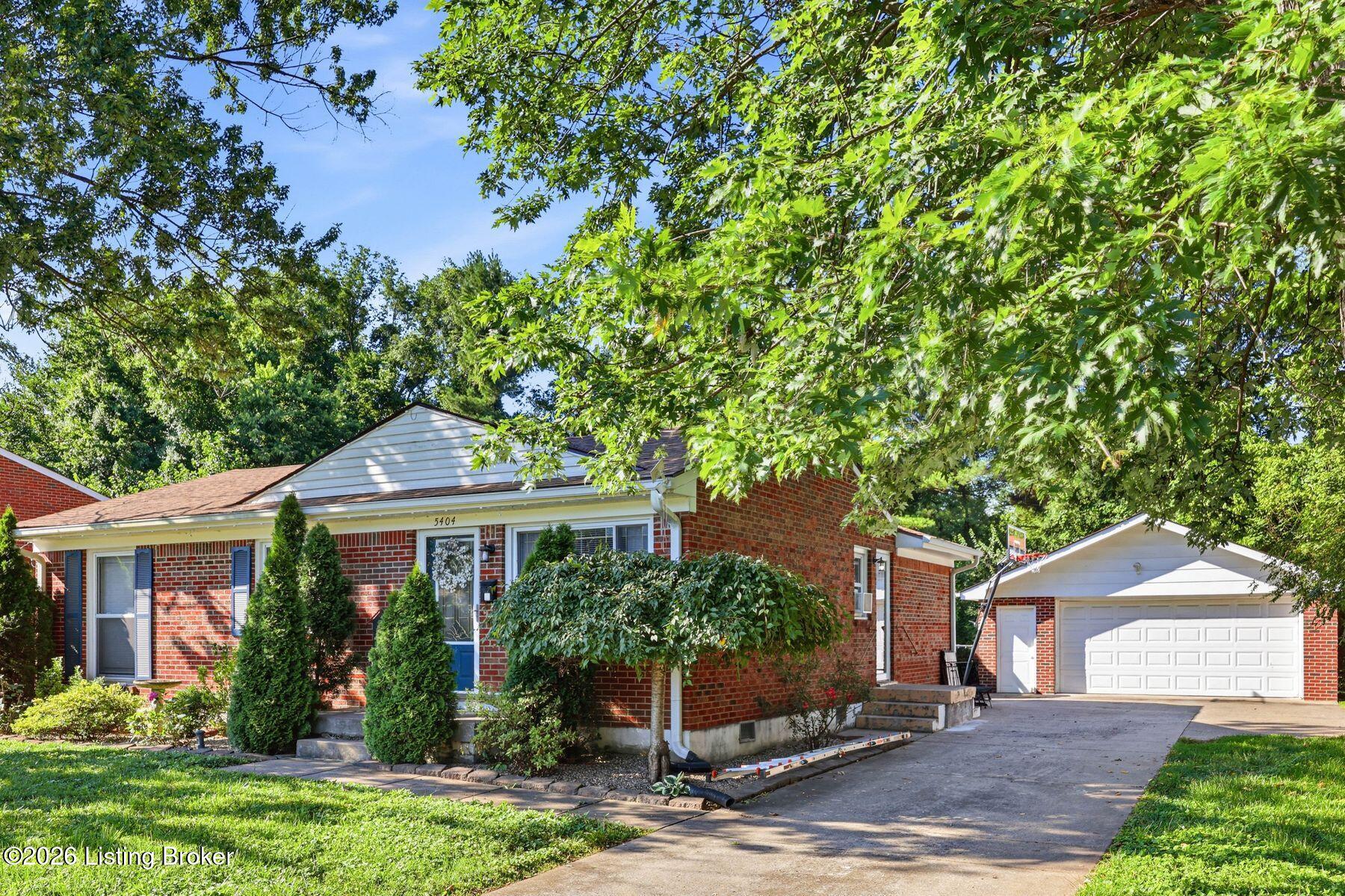 5404 Rayburn Road Louisville, KY 40272 - Photo 2 of 29 photo_online_001