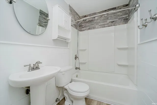 $169,900 | 2011 West Sheffield Drive, Muncie, IN 47304