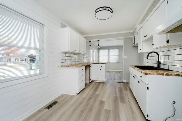 $169,900 | 2011 West Sheffield Drive, Muncie, IN 47304