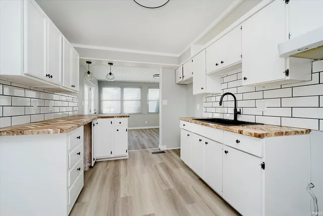 $169,900 | 2011 West Sheffield Drive, Muncie, IN 47304