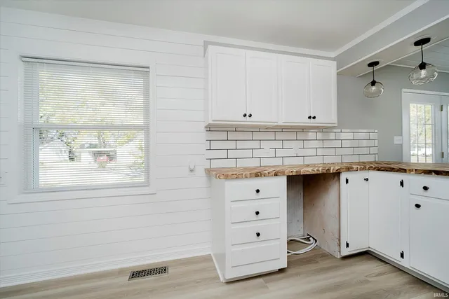 $169,900 | 2011 West Sheffield Drive, Muncie, IN 47304