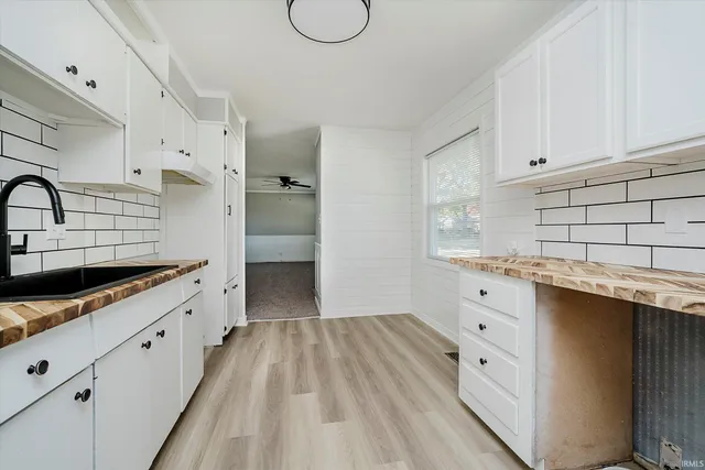 $169,900 | 2011 West Sheffield Drive, Muncie, IN 47304