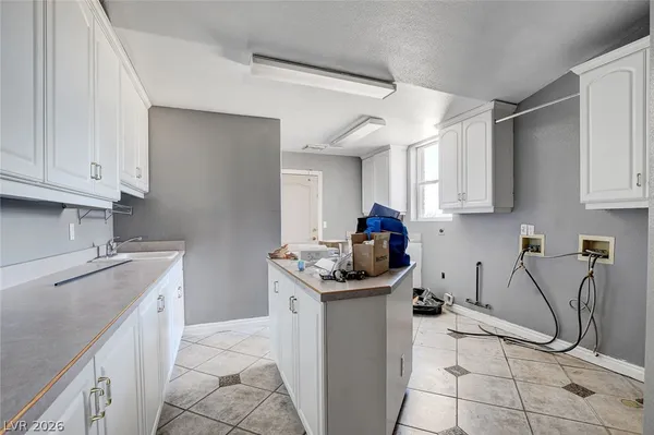 $1,470,000 | 631 Lomprey Avenue, Henderson, NV 89002