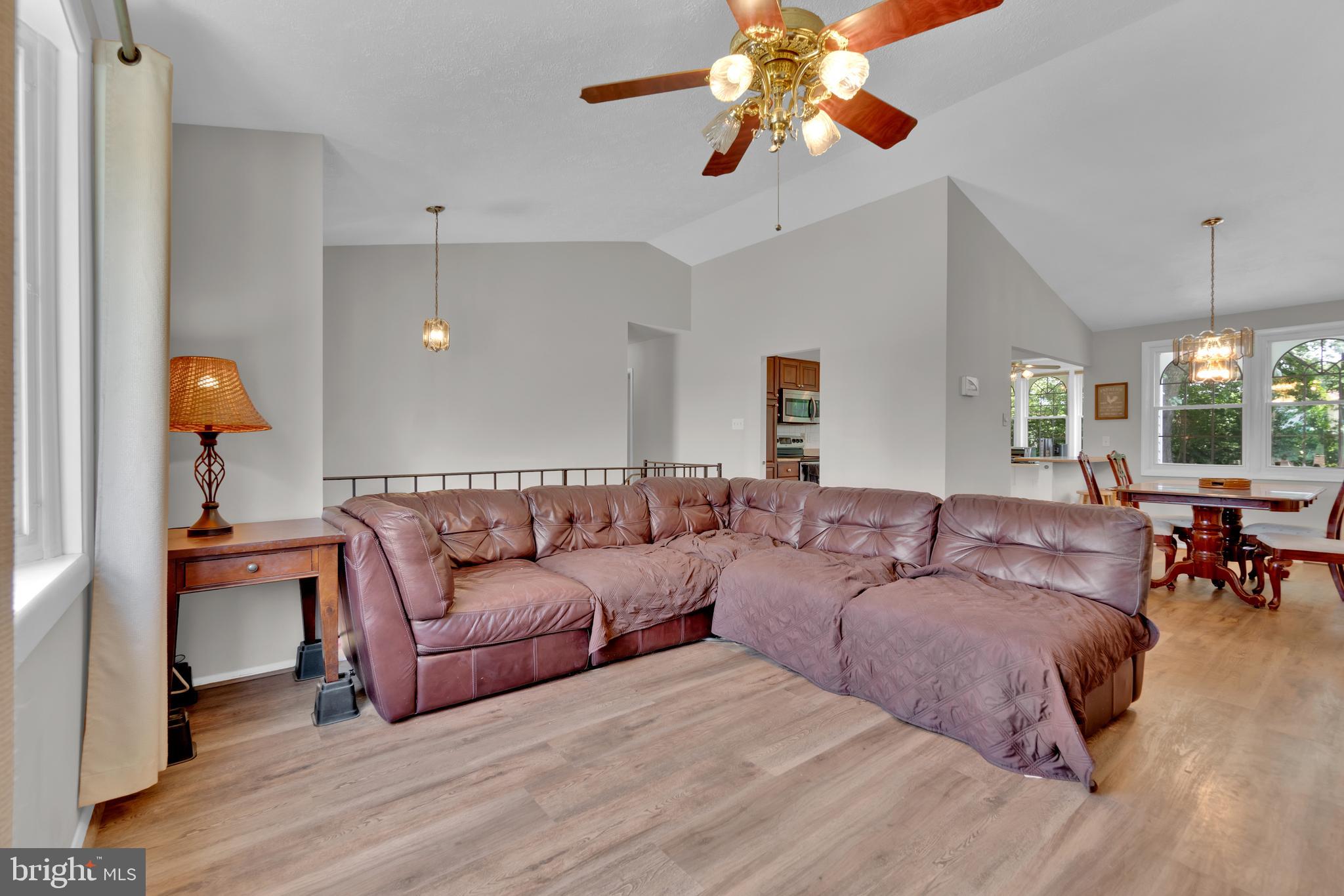 503 Nollmeyer Road Middle River, MD 21220 - Photo 5 of 35 Living Room