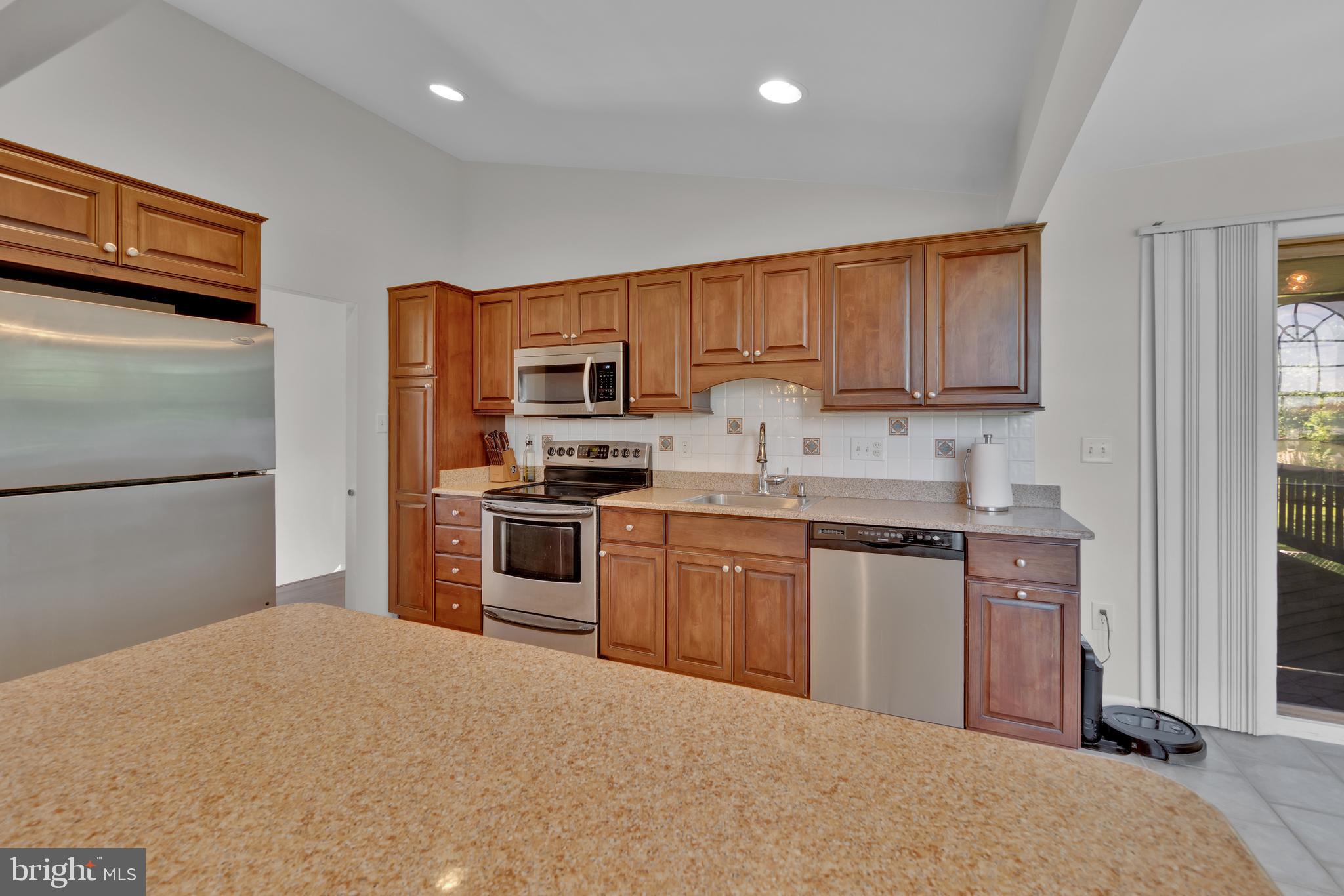 503 Nollmeyer Road Middle River, MD 21220 - Photo 10 of 35 Kitchen with Granite Counters