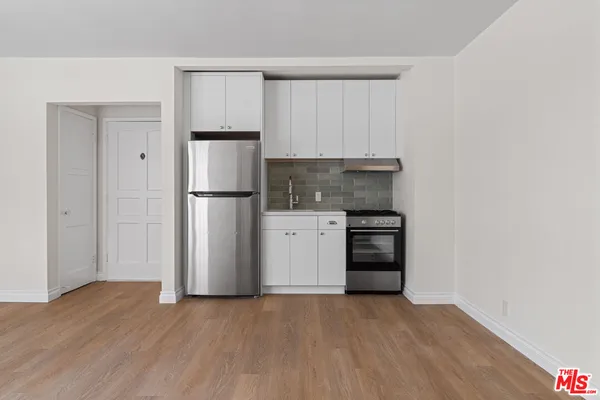 $2,475 | 148 South McCarty Drive, Unit 26, Beverly Hills, CA 90212