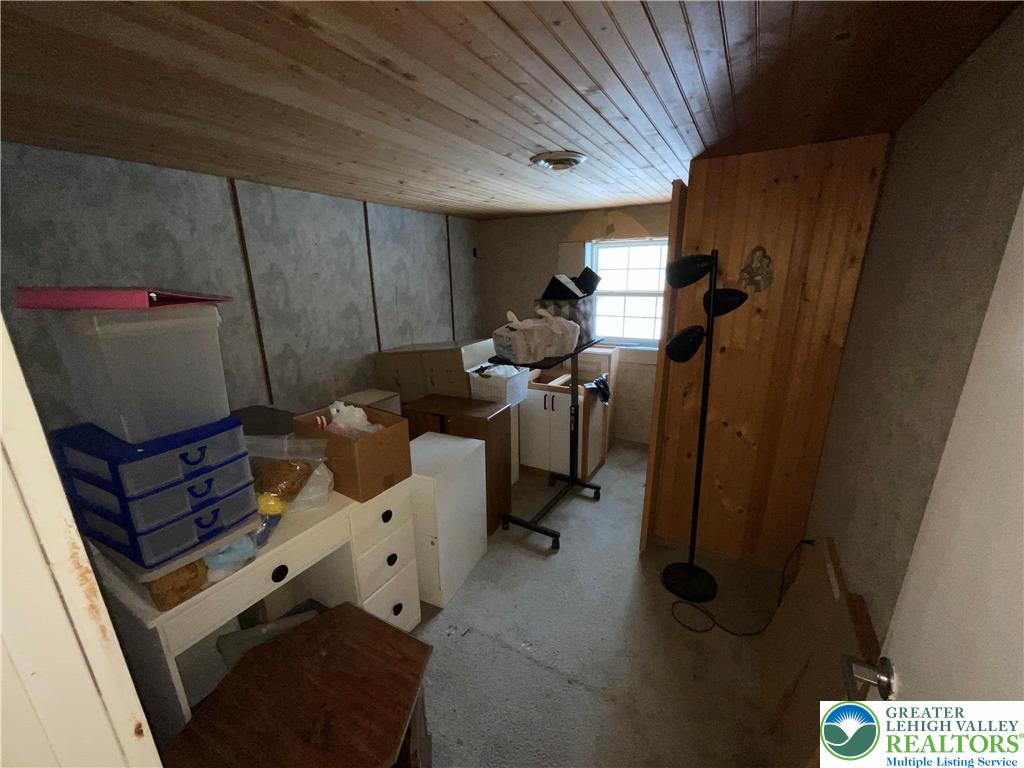 841 Toll Road Effort, PA 18330 - Photo 15 of 23