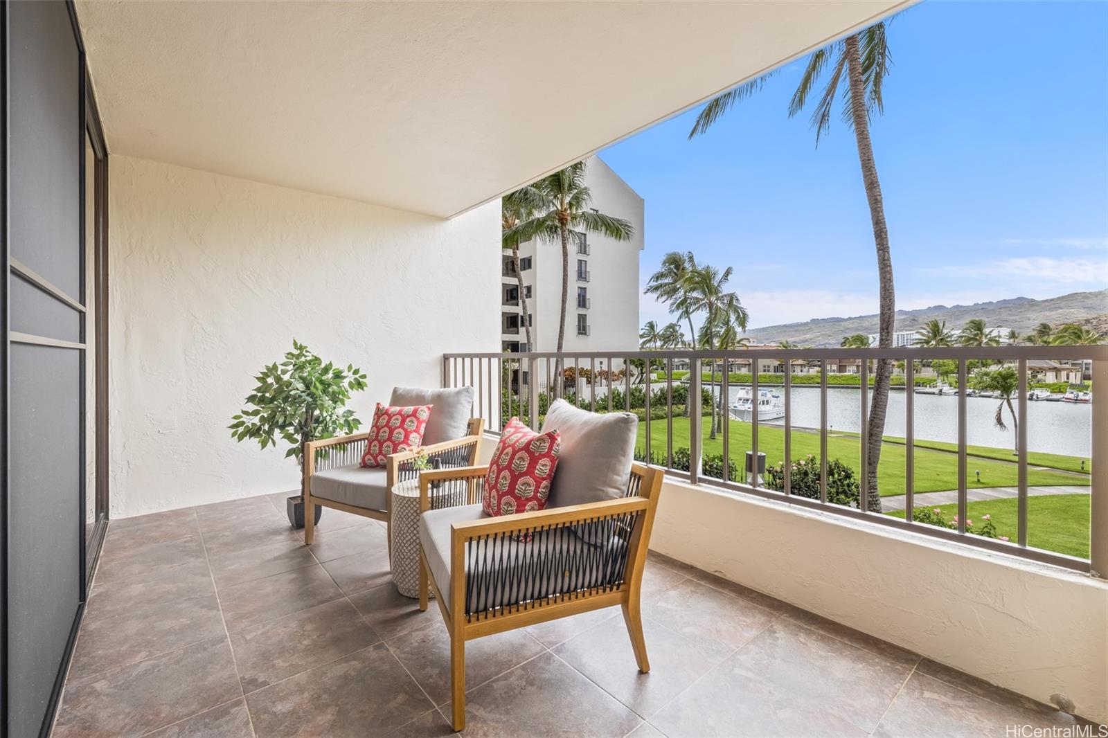 500 Lunalilo Home Road, Unit 22C Honolulu, HI 96825 - Photo 3 of 25 You can see the Marina from the front door! Upgraded tile.