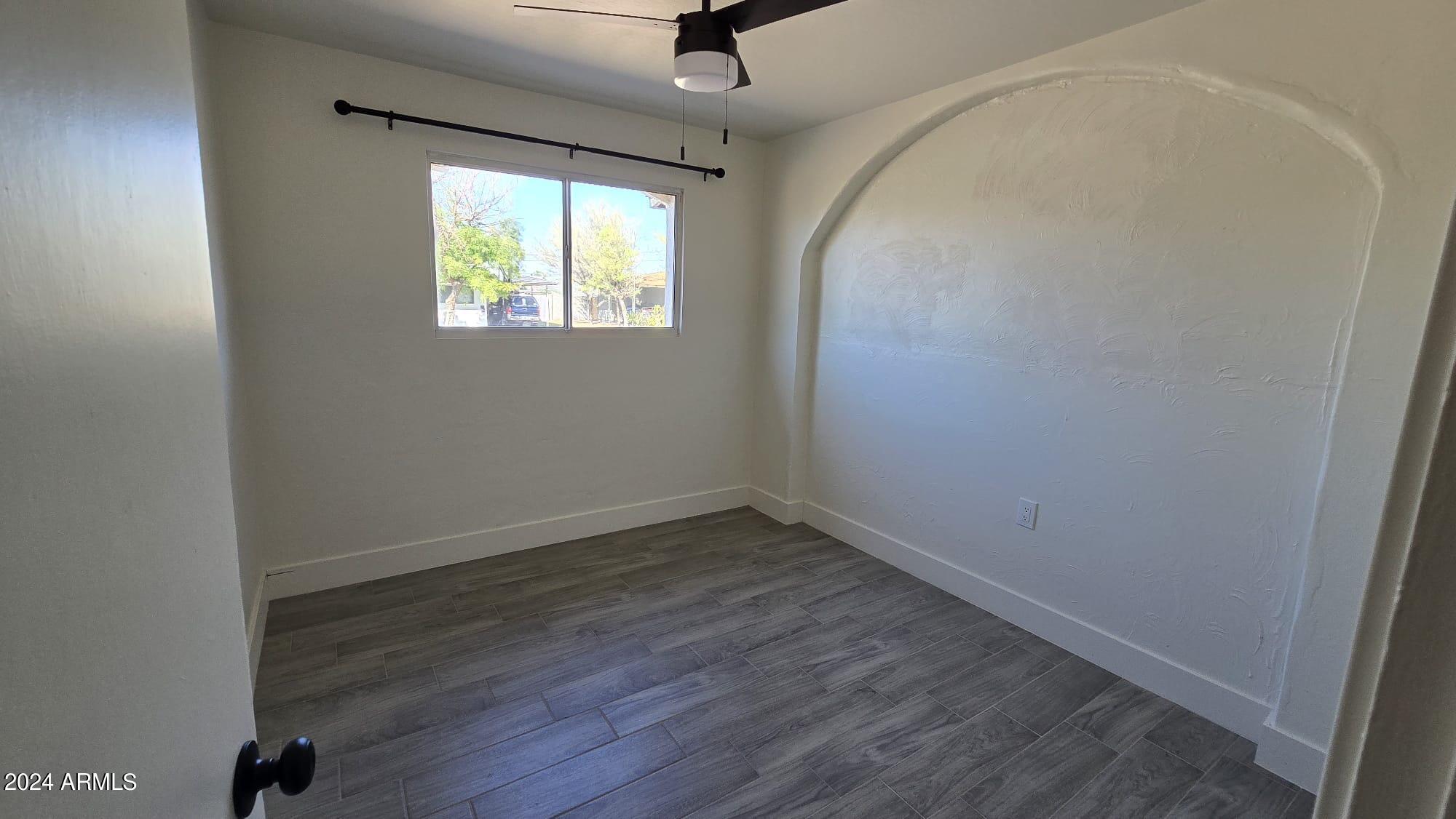 1047 West Elna Rae Street Tempe, AZ 85281 - Photo 11 of 24 c66c05e2-54dc-4261-8445-1f713bde2055