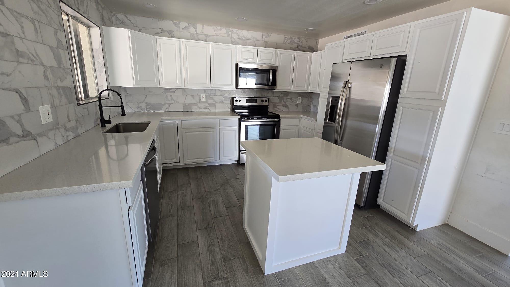 1047 West Elna Rae Street Tempe, AZ 85281 - Photo 6 of 24 36c9bbc3-6791-4f8d-a1a7-b74a5b6c30b4