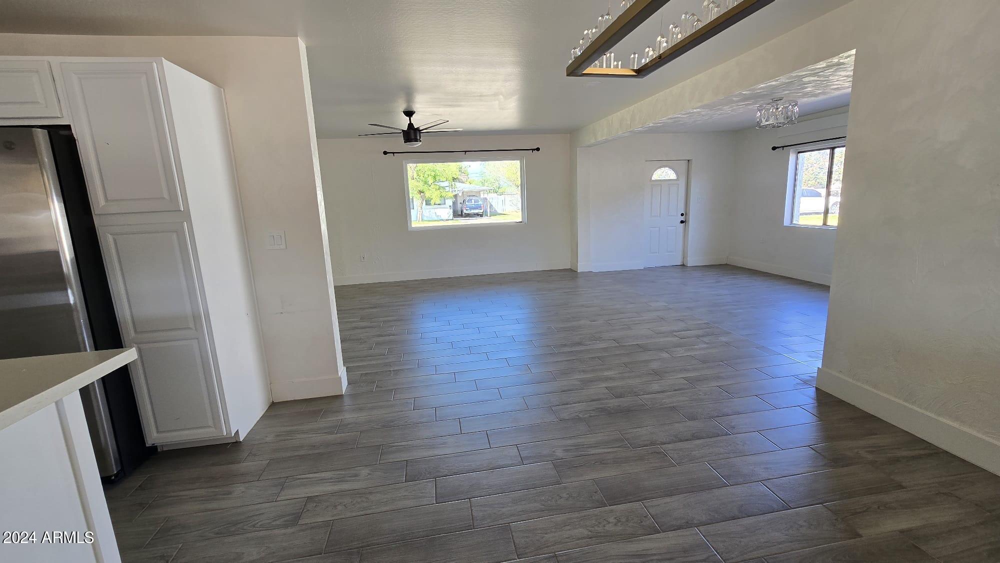 1047 West Elna Rae Street Tempe, AZ 85281 - Photo 8 of 24 15fcc306-a415-47a5-ac90-43612fd91e91