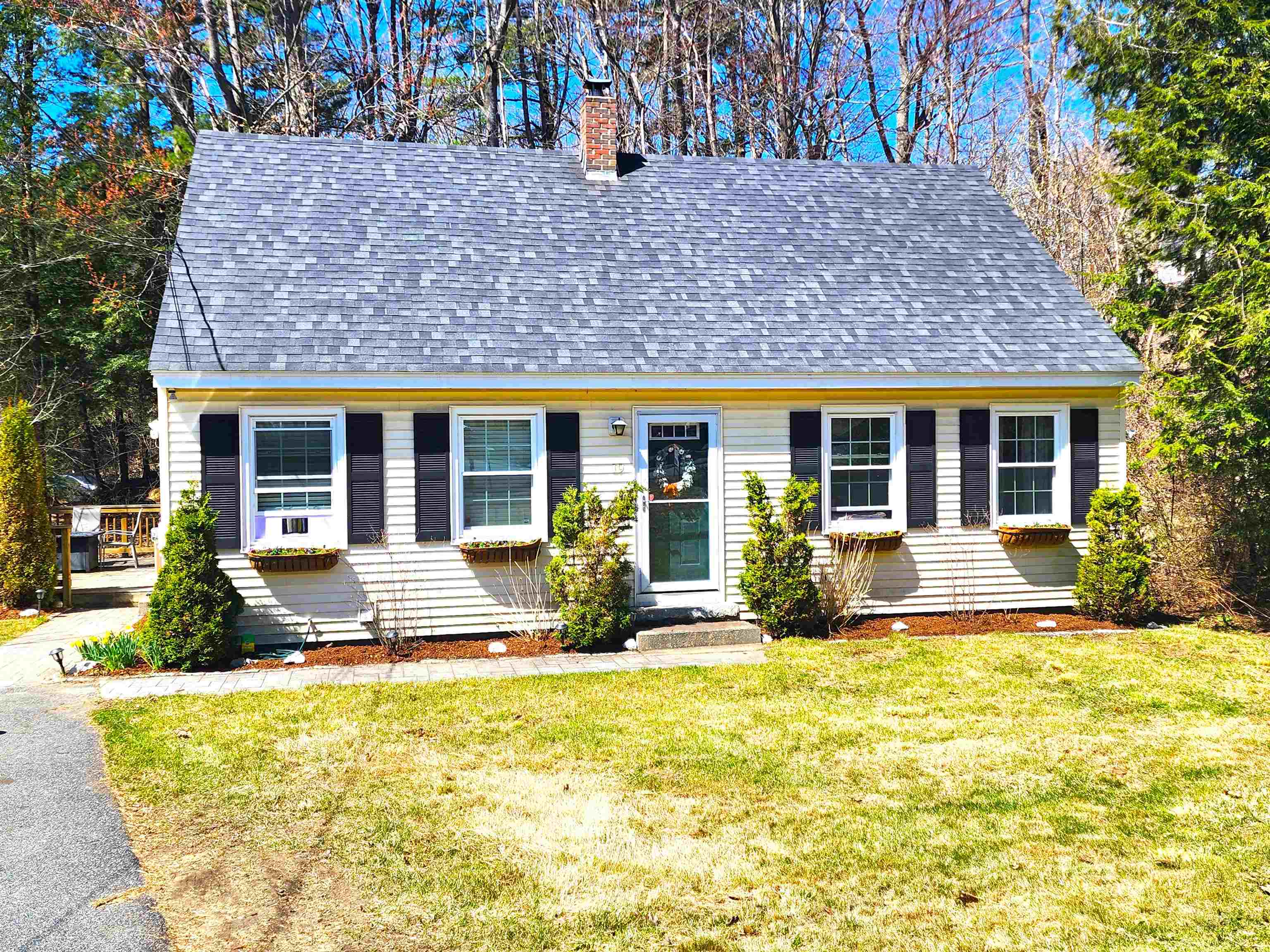 19 Wolf Road Lebanon, NH 03766 - Photo 2 of 29