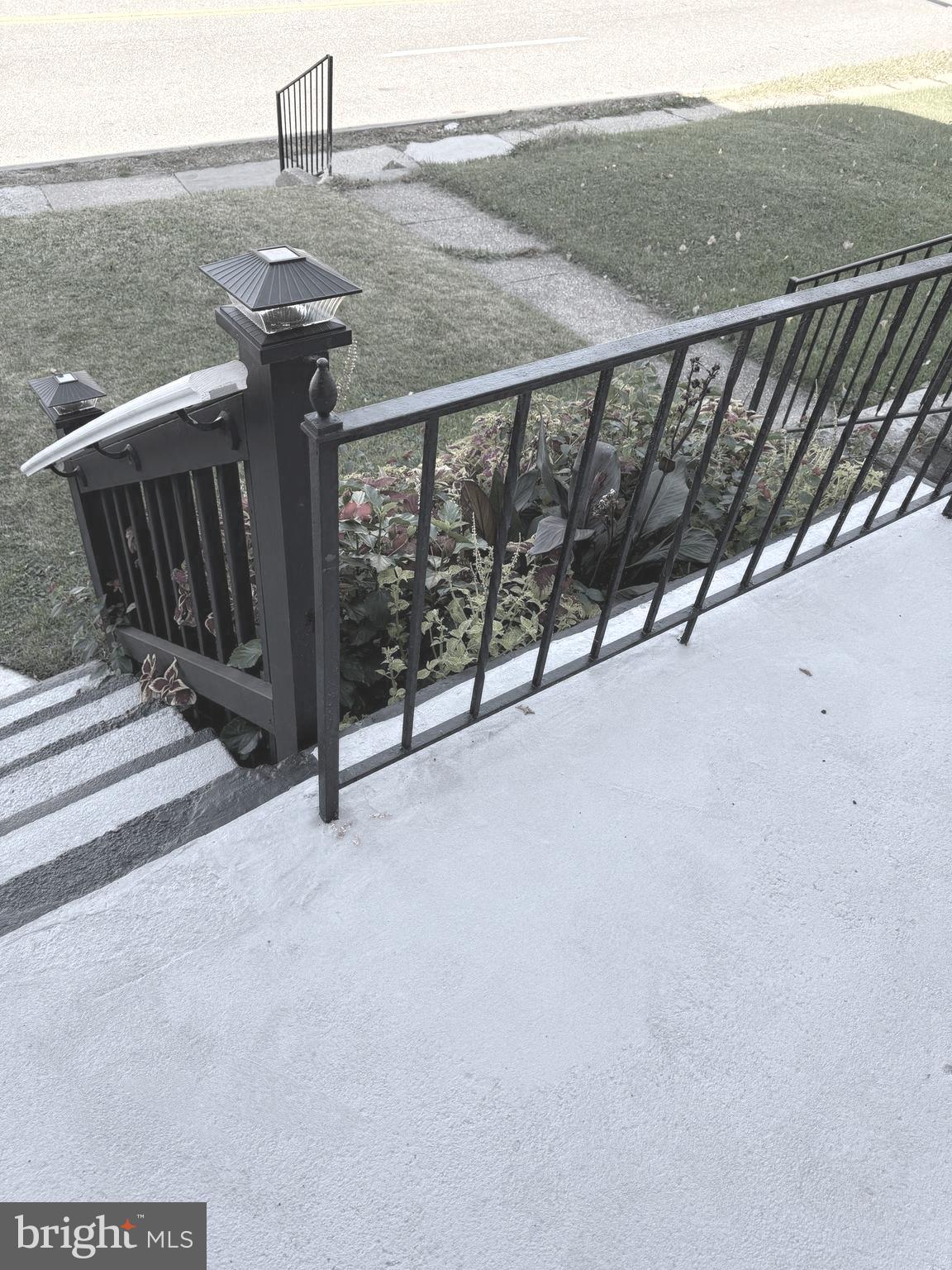 815 East Cold Spring Lane Baltimore, MD 21212 - Photo 5 of 43 a view of a terrace with mountain view