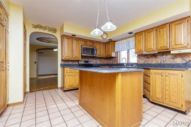 $600,000 | 2677 Eisenbath Road, O'Fallon, MO 63366