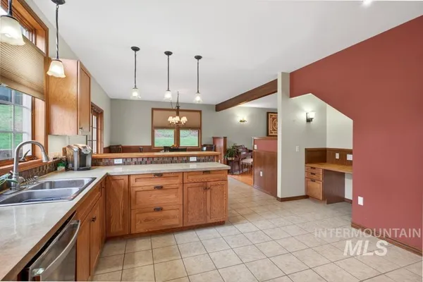 $648,000 | 1933 Fletcher Place, Moscow, ID 83843