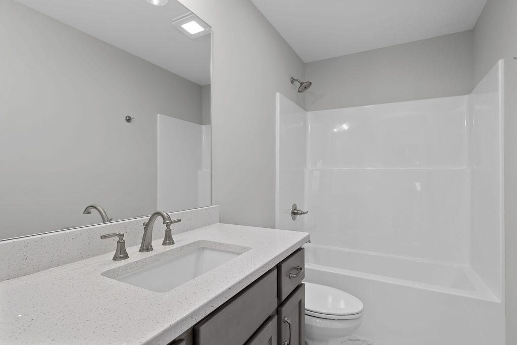 9839 Mayfly Road, Unit 87 Ooltewah, TN 37363 - Photo 27 of 32 WATERFORD GUEST BATH 2