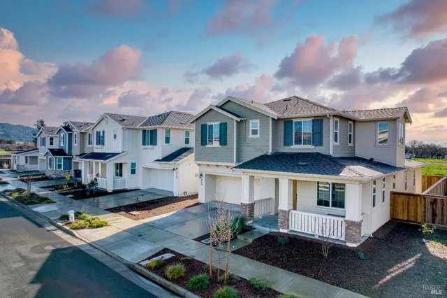 $890,000 | 2733 Amora Circle, Santa Rosa, CA 95407