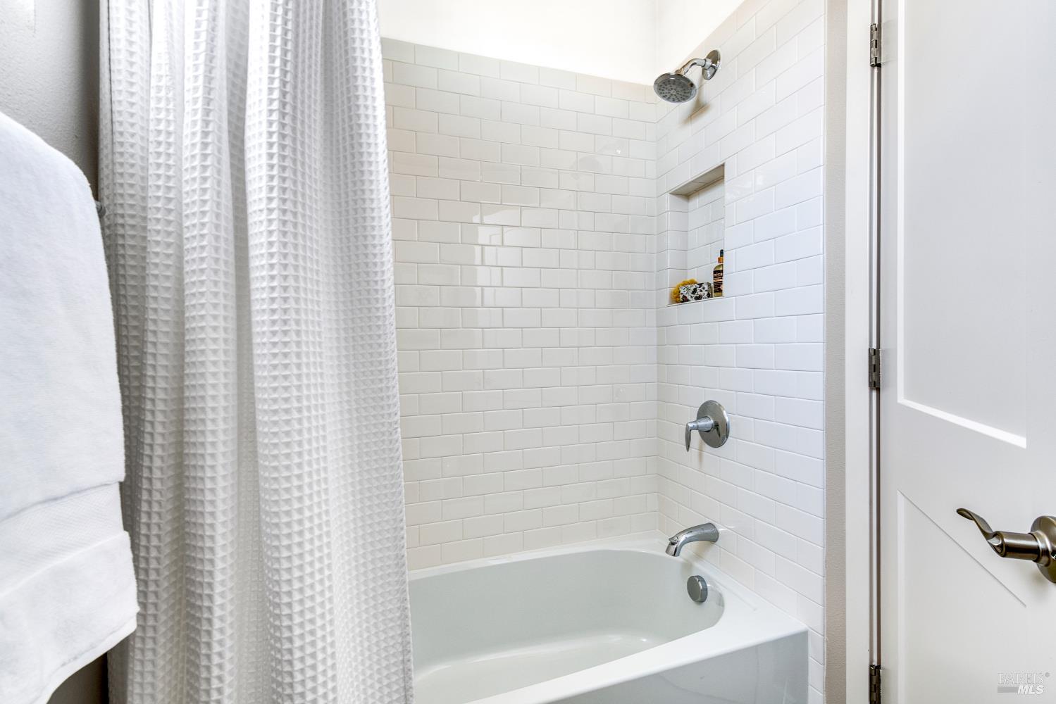 2733 Amora Circle Santa Rosa, CA 95407 - Photo 21 of 37