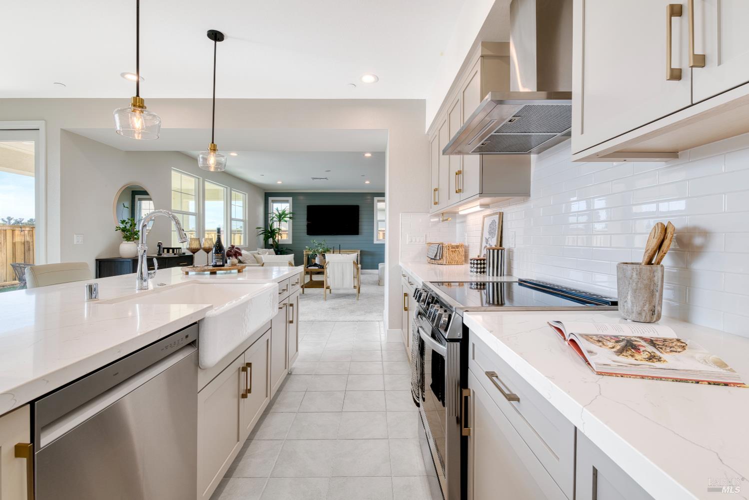 2733 Amora Circle Santa Rosa, CA 95407 - Photo 7 of 37