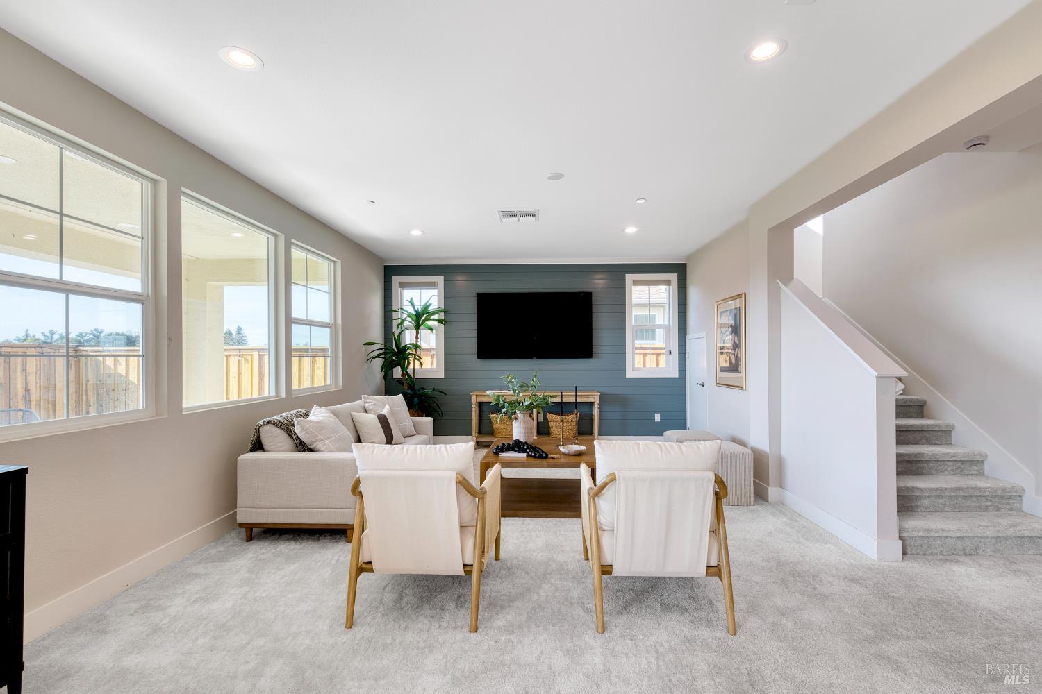 2733 Amora Circle Santa Rosa, CA 95407 - Photo 9 of 37