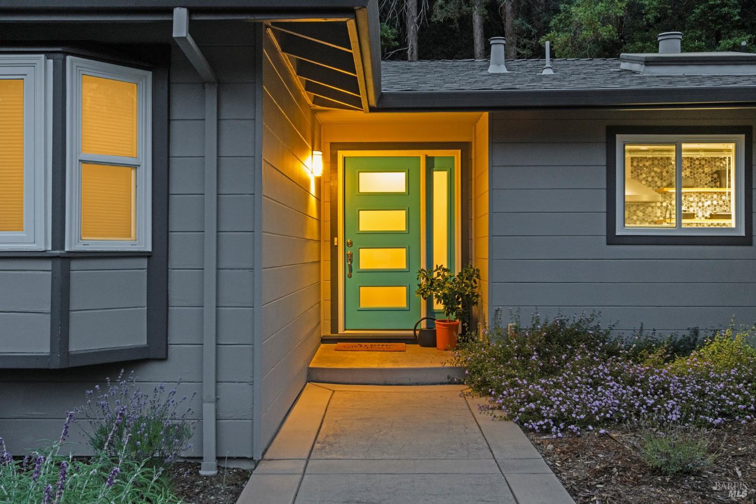 71 Convent Court San Rafael, CA 94901 - Photo 3 of 37