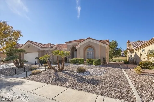 $2,550 | 3033 Highland Falls Drive, Las Vegas, NV 89134