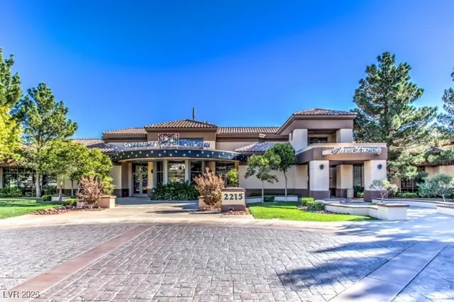 $2,550 | 3033 Highland Falls Drive, Las Vegas, NV 89134