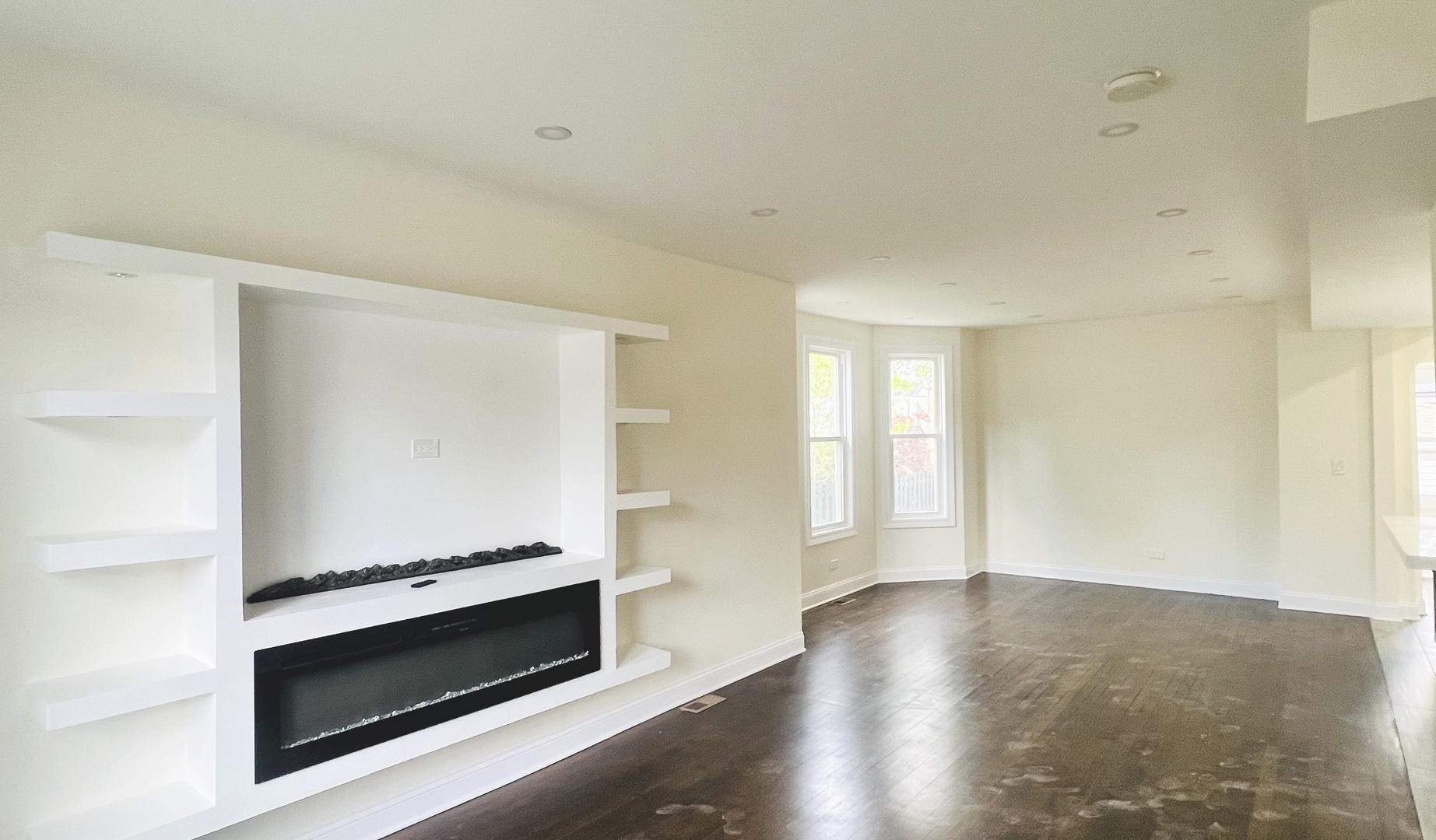 4107 West Addison Street Chicago, IL 60641 - Photo 2 of 19