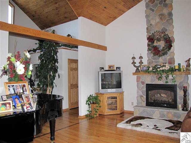 94109 Telker Road Sturgeon Lake, MN 55783 - Photo 6 of 17 Gallery Image 6