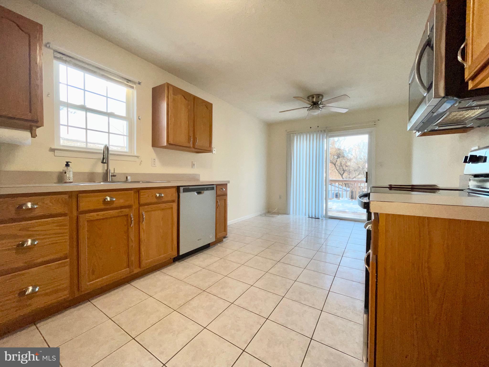 202 Inlet Drive Pasadena, MD 21122 - Photo 28 of 40 Gallery Image 28