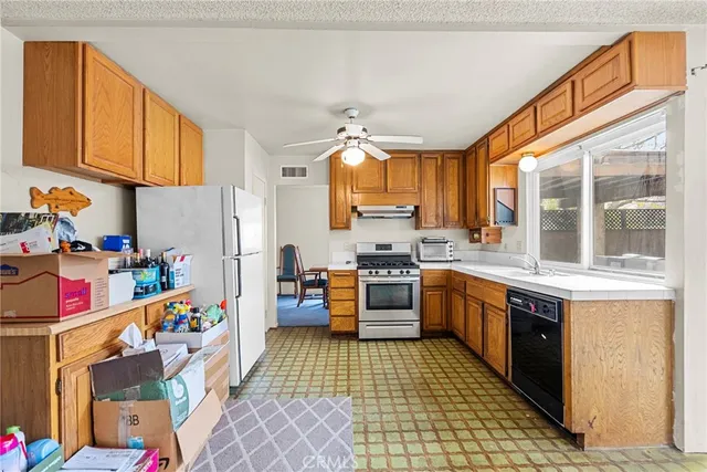 $750,000 | 26815 Lugar De Oro Drive, Valencia, CA 91354