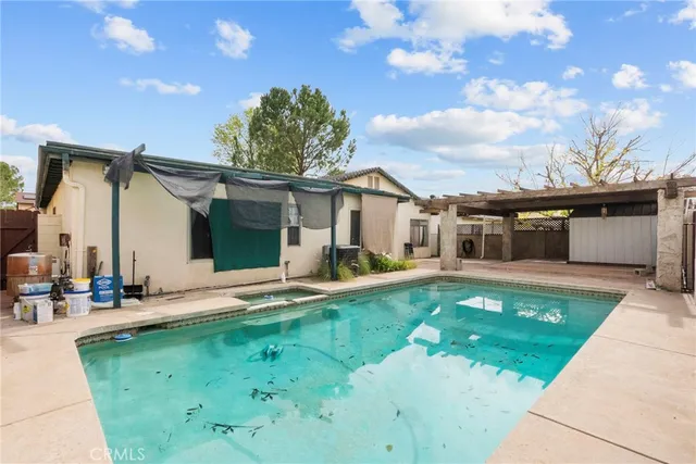 $750,000 | 26815 Lugar De Oro Drive, Valencia, CA 91354