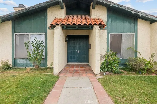 $750,000 | 26815 Lugar De Oro Drive, Valencia, CA 91354