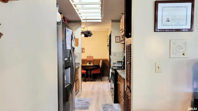 $179,900 | 202 Westernaire Drive, Marion, IL 62959