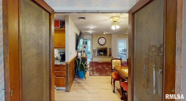 $179,900 | 202 Westernaire Drive, Marion, IL 62959