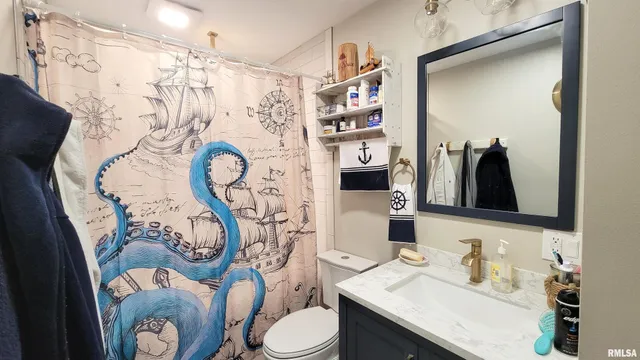 $179,900 | 202 Westernaire Drive, Marion, IL 62959