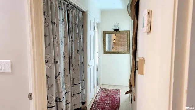 $179,900 | 202 Westernaire Drive, Marion, IL 62959