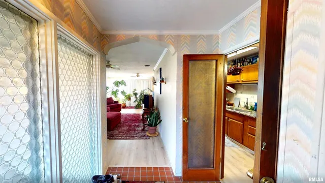 $179,900 | 202 Westernaire Drive, Marion, IL 62959