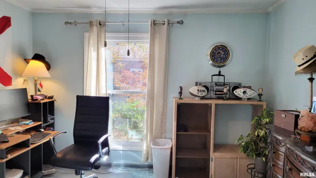 $179,900 | 202 Westernaire Drive, Marion, IL 62959