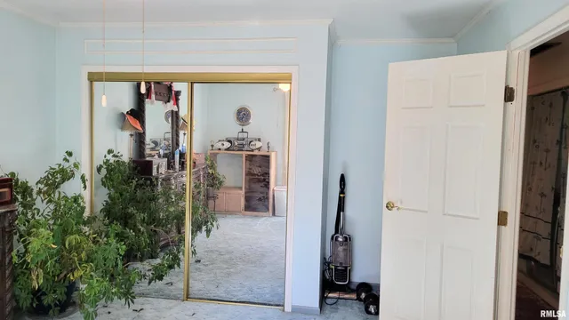 $179,900 | 202 Westernaire Drive, Marion, IL 62959