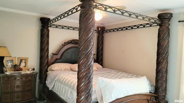 $179,900 | 202 Westernaire Drive, Marion, IL 62959