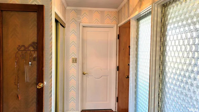 $179,900 | 202 Westernaire Drive, Marion, IL 62959