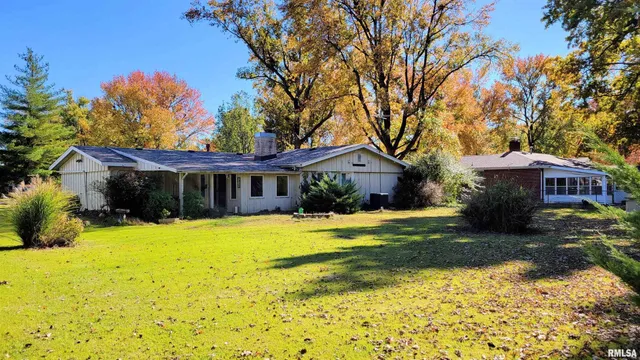 $179,900 | 202 Westernaire Drive, Marion, IL 62959